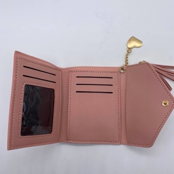 Minimalist Purse with Tassel and Golden Heart Pink - Picture 2 of 4